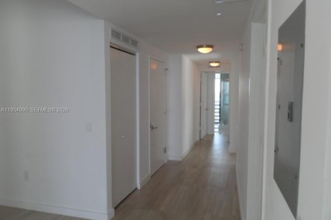 Condominio en alquiler en Miami, Florida, 2 dormitorios, 121.79 m2 № 2009547 - foto 23