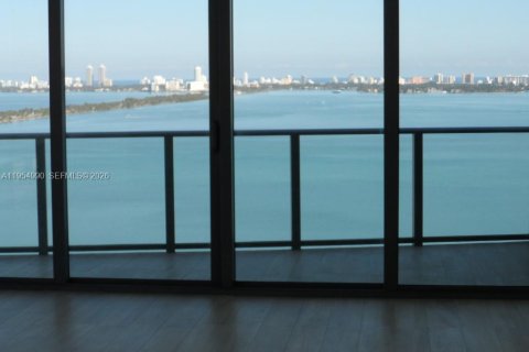 Condominio en Miami, Florida, 2 dormitorios  № 2009547