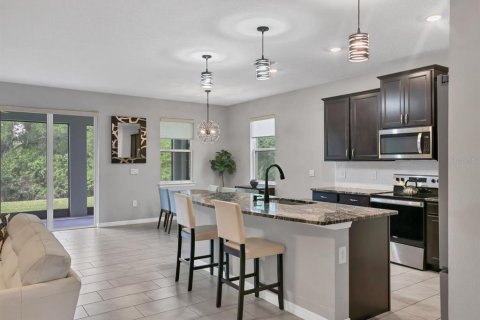 Villa ou maison à louer à Bradenton, Floride: 4 chambres, 189.99 m2 № 2151332 - photo 12