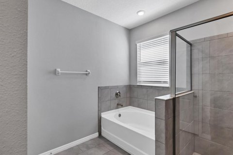 Villa ou maison à louer à Bradenton, Floride: 4 chambres, 189.99 m2 № 2151332 - photo 23