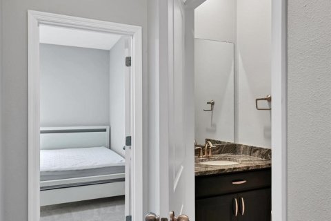 Villa ou maison à louer à Bradenton, Floride: 4 chambres, 189.99 m2 № 2151332 - photo 26