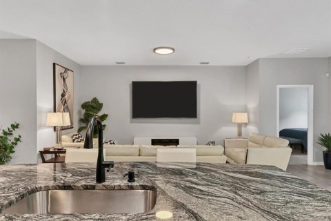 Villa ou maison à louer à Bradenton, Floride: 4 chambres, 189.99 m2 № 2151332 - photo 15