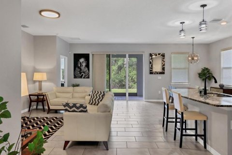 Villa ou maison à louer à Bradenton, Floride: 4 chambres, 189.99 m2 № 2151332 - photo 6