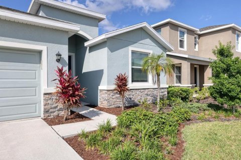 Villa ou maison à louer à Bradenton, Floride: 4 chambres, 189.99 m2 № 2151332 - photo 2