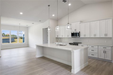 House in Lake Alfred, Florida 4 bedrooms, 246.75 sq.m. № 2231741 - photo 8