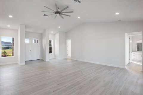 House in Lake Alfred, Florida 4 bedrooms, 246.75 sq.m. № 2231741 - photo 4