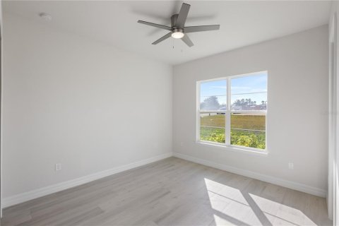 House in Lake Alfred, Florida 4 bedrooms, 246.75 sq.m. № 2231741 - photo 25