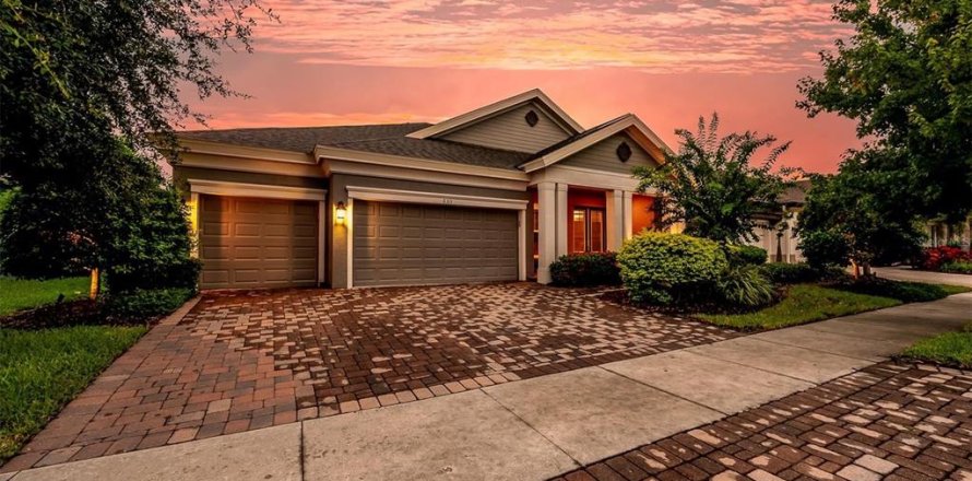 House in Apollo Beach, Florida 4 bedrooms, 285.67 sq.m. № 1621083