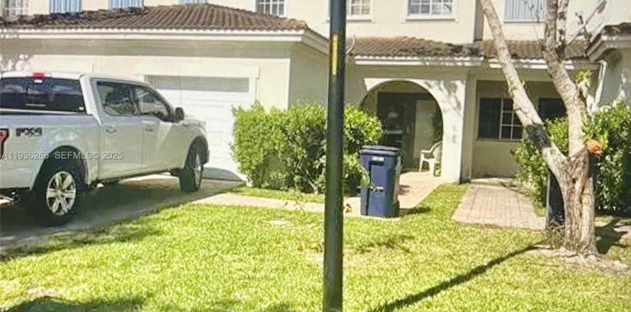 Villa ou maison à Homestead, Floride 2 chambres, 130.81 m2 № 1994186