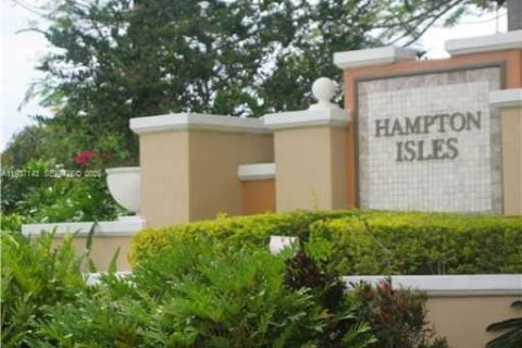 Кондоминиум с 3 спальнями в Пемброк-Пайнс, Флорида № 1995050