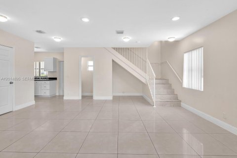 Immobilier commercial à vendre à Fort Lauderdale, Floride: 116.13 m2 № 2078200 - photo 9