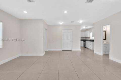 Immobilier commercial à vendre à Fort Lauderdale, Floride: 116.13 m2 № 2078200 - photo 7