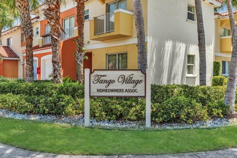Immobilier commercial à Fort Lauderdale, Floride 116.13 m2 № 2078200