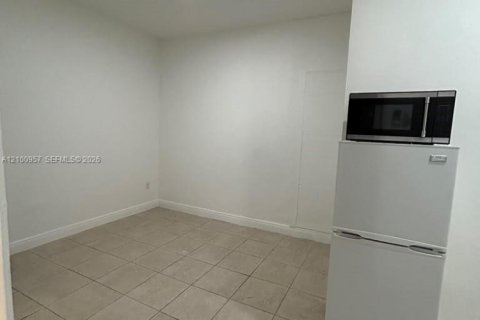 Commercial property in Homestead, Florida № 2401331 - photo 8