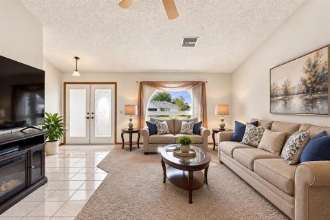 Casa en venta en Brooksville, Florida, 3 dormitorios, 176.7 m2 № 2418789 - foto 6