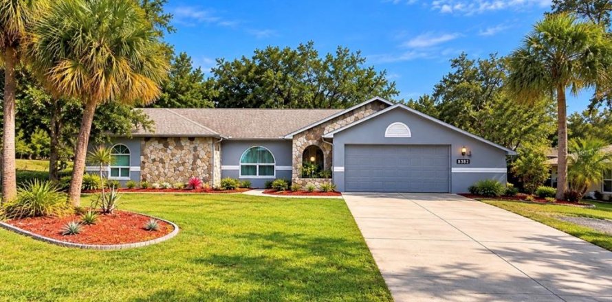 Casa en Brooksville, Florida 3 dormitorios, 176.7 m2 № 2418789