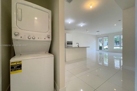 Copropriété à louer à Doral, Floride: 3 chambres, 126.35 m2 № 2384836 - photo 5