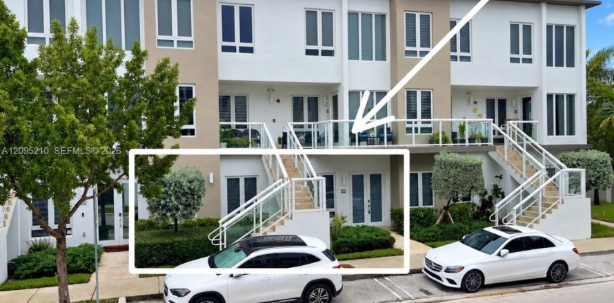 Condo à Doral, Floride, 3 chambres  № 2384836
