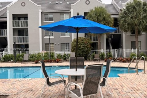 Copropriété à louer à Pembroke Pines, Floride: 3 chambres, 98.29 m2 № 2025161 - photo 29