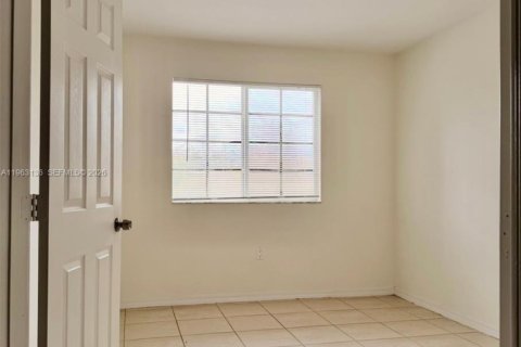 Copropriété à louer à Pembroke Pines, Floride: 3 chambres, 98.29 m2 № 2025161 - photo 11