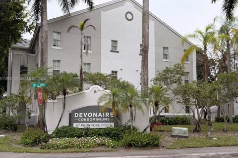 Copropriété à louer à Pembroke Pines, Floride: 3 chambres, 98.29 m2 № 2025161 - photo 28