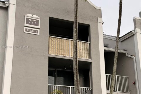Copropriété à louer à Pembroke Pines, Floride: 3 chambres, 98.29 m2 № 2025161 - photo 25