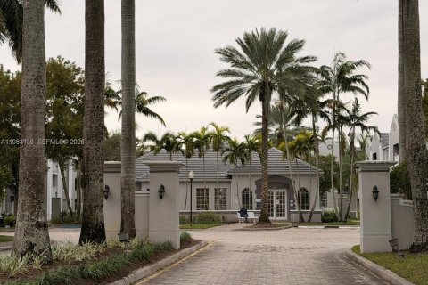 Copropriété à louer à Pembroke Pines, Floride: 3 chambres, 98.29 m2 № 2025161 - photo 30