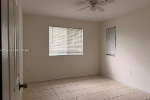 Copropriété à louer à Pembroke Pines, Floride: 3 chambres, 98.29 m2 № 2025161 - photo 20