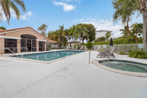 Condo in West Palm Beach, Florida, 2 bedrooms  № 2002070 - photo 19