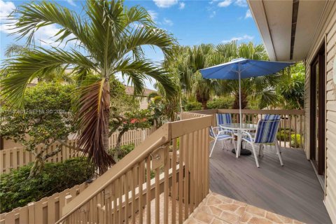 Condo in West Palm Beach, Florida, 2 bedrooms  № 2002070 - photo 3