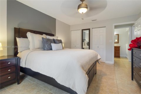 Condo in West Palm Beach, Florida, 2 bedrooms  № 2002070 - photo 13