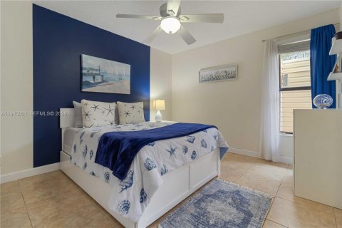 Condo in West Palm Beach, Florida, 2 bedrooms  № 2002070 - photo 9