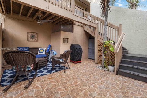 Condo in West Palm Beach, Florida, 2 bedrooms  № 2002070 - photo 2