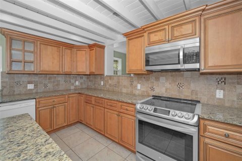House in Tarpon Springs, Florida 3 bedrooms, 207.26 sq.m. № 1567551 - photo 22