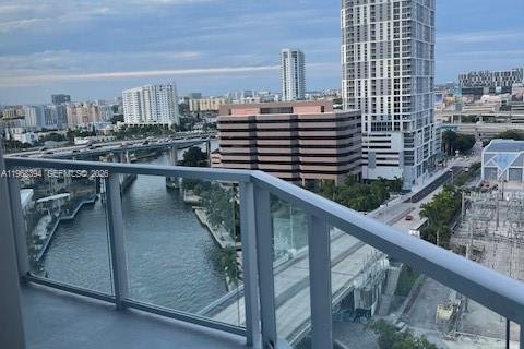 Copropriété à louer à Miami, Floride: 1 chambre, 76.64 m2 № 2041167 - photo 3