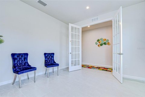 House in Land O' Lakes, Florida 4 bedrooms, 259.85 sq.m. № 2226268 - photo 16
