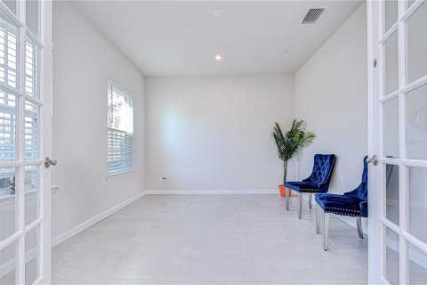 House in Land O' Lakes, Florida 4 bedrooms, 259.85 sq.m. № 2226268 - photo 15