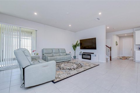 House in Land O' Lakes, Florida 4 bedrooms, 259.85 sq.m. № 2226268 - photo 20