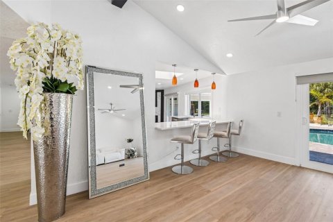 Villa ou maison à vendre à Largo, Floride: 4 chambres, 320.7 m2 № 2121504 - photo 9
