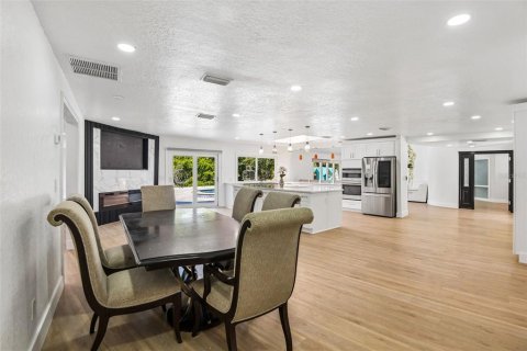 Villa ou maison à vendre à Largo, Floride: 4 chambres, 320.7 m2 № 2121504 - photo 15