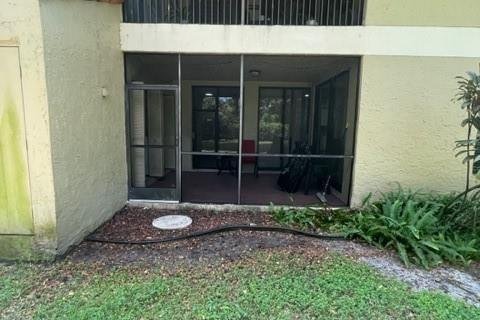 Condo in Coconut Creek, Florida, 3 bedrooms № 2179585 - photo 13