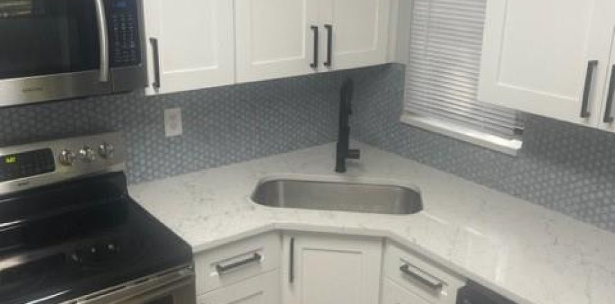 Condo in Coconut Creek, Florida, 3 bedrooms № 2179585