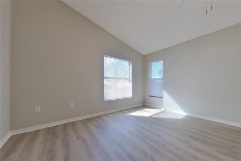 Villa ou maison à louer à Winter Haven, Floride: 3 chambres, 153.85 m2 № 2420427 - photo 7