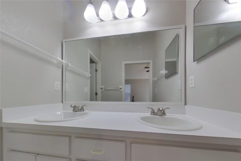 Villa ou maison à louer à Winter Haven, Floride: 3 chambres, 153.85 m2 № 2420427 - photo 8