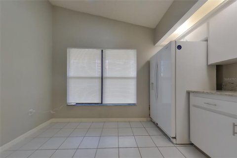 Villa ou maison à louer à Winter Haven, Floride: 3 chambres, 153.85 m2 № 2420427 - photo 5