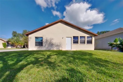 Villa ou maison à louer à Winter Haven, Floride: 3 chambres, 153.85 m2 № 2420427 - photo 16