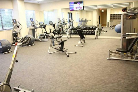 Condo in Miami, Florida, 2 bedrooms  № 2027372 - photo 26