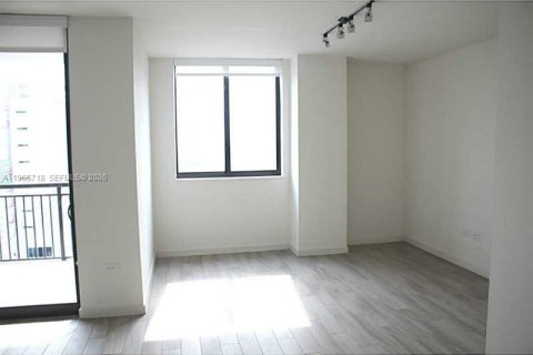 Condo in Miami, Florida, 2 bedrooms  № 2027372 - photo 9
