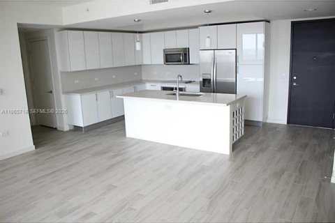 Condo in Miami, Florida, 2 bedrooms  № 2027372 - photo 4