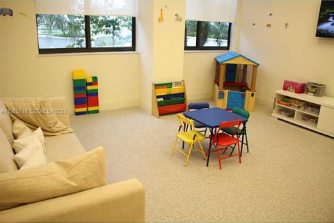 Condo in Miami, Florida, 2 bedrooms  № 2027372 - photo 23